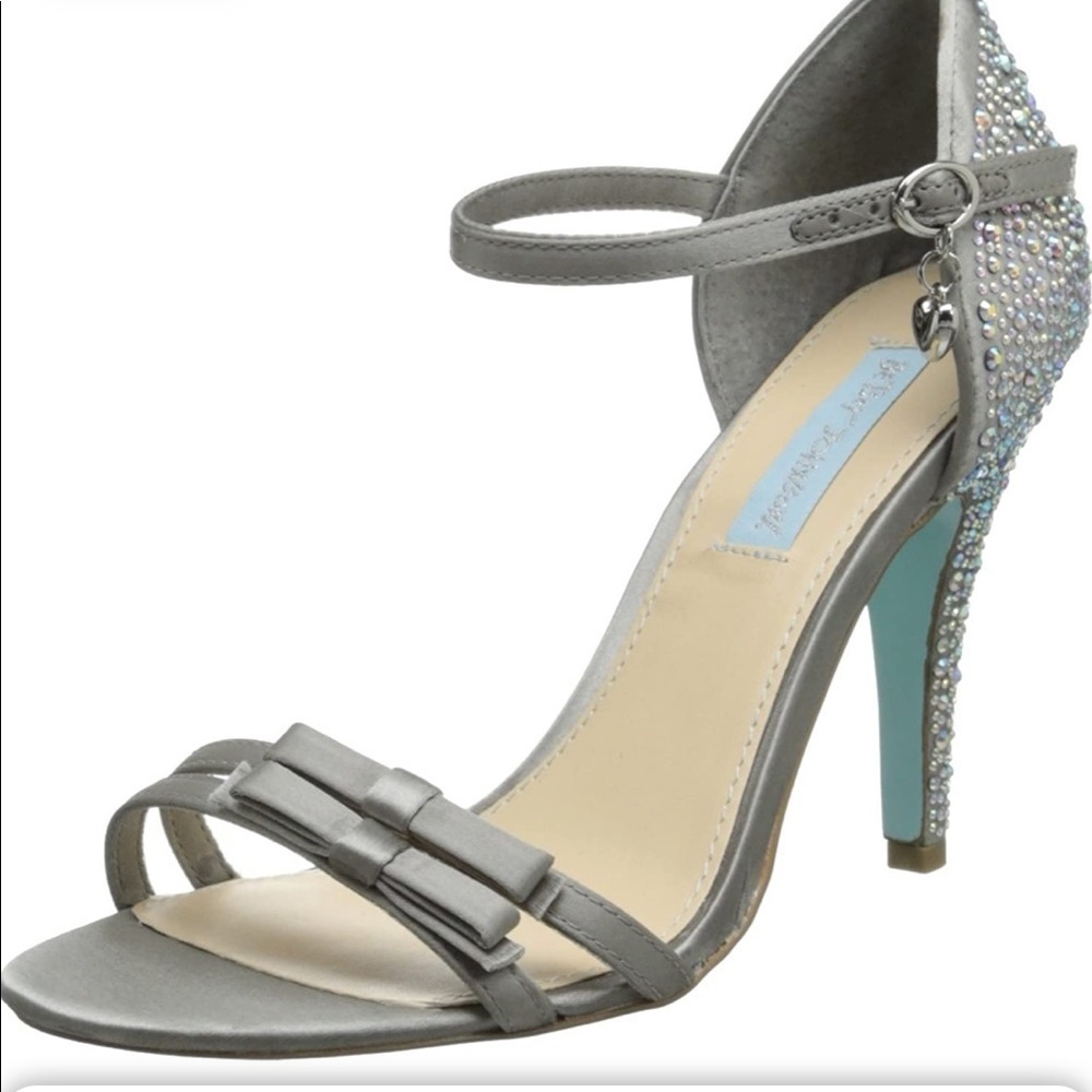 Blue by Betsey Johnson gray satin SB-Bow Pump 8